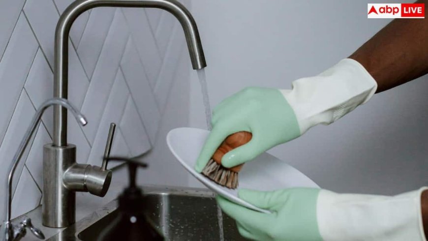 Billionaire Routine: अपने घर में बर्तन क्यों धोते हैं बिल गेट्स से लेकर जेफ बेजोस तक, क्या इससे आते हैं बेस्ट आइडिया?