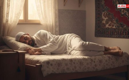 इस्लाम में पश्चिम की ओर पैर करके सोना हराम, मकरूह या सिर्फ गलतफहमी? जानें पूरी हकीकत!