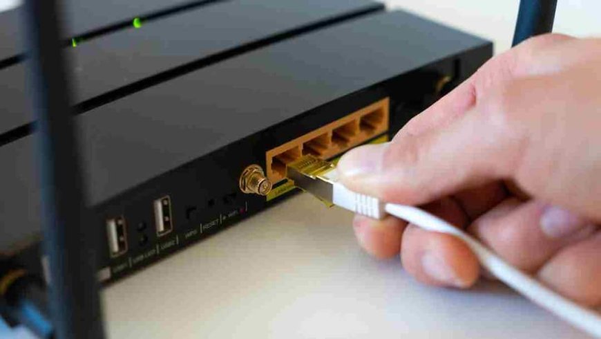 WiFi राउटर का USB पोर्ट कहीं आपकी जासूसी तो नहीं कर रहा? इस्तेमाल से पहले जान लें छुपे खतरे