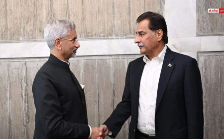 जयशंकर ने PAK संसद के स्पीकर से मिलाया हाथ तो खुद की पीठ थपथपाने लगा पाकिस्तान, भारत ने बता दी औकात