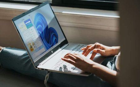 लैपटॉप की इन सेटिंग्स से हो सकती है आपकी जासूसी, सेफ रहना है तो तुरंत कर दें बंद, जानें तरीका