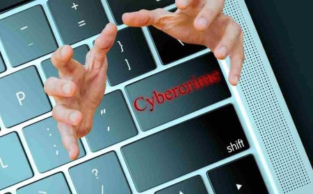 सिर्फ फोन पास ले गए और खाते से उड़ गए पैसे! यात्रियों को निशाना बना रहा नया Tap-to-Pay फ्रॉड, जानिए बचने का तरीका