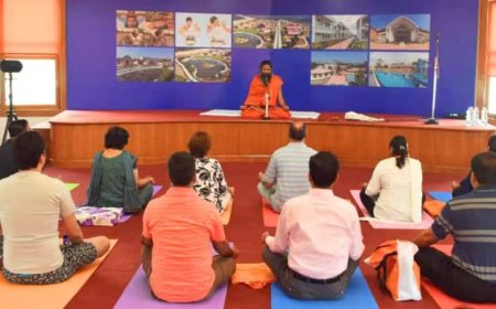 केवल कसरत नहीं जीवन का आधार है योग, रामदेव बोले- प्रोसेस्ड शुगर और पाम ऑयल से बचें