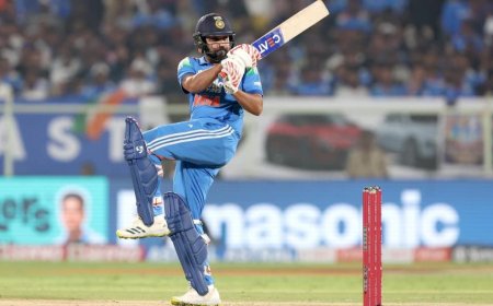 इंटरनेशनल क्रिकेट में रोहित शर्मा ने जड़ा 650वां छक्का, खुशी से झूम उठे विराट कोहली, देखें वीडियो