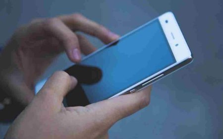 CRS मार्क नहीं देखा और खरीद लिया मोबाइल या चार्जर? अगली गलती पड़ सकती है भारी, जान लें पूरा खतरा