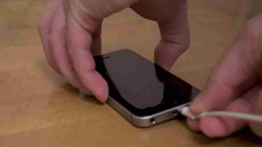 iPhone की बैटरी दिन में ही हो जाती है खत्म? बिना बैटरी बदले इस ट्रिक से बढ़ाएं घंटों का बैकअप