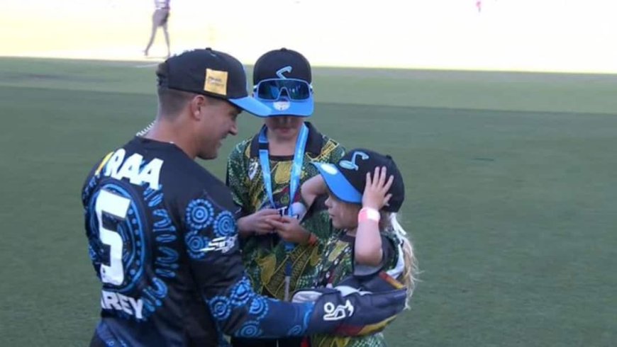 Watch: मां की ममता देखी होगी, नहीं देखा होगा पिता का ऐसा प्यार, BBL में मैदान पर दिखा अनोखा नजारा