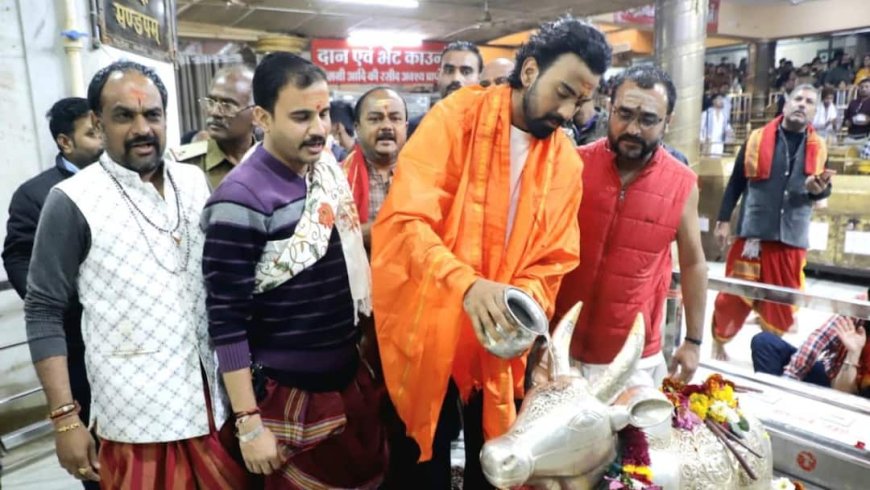 केएल राहुल ने लिया महादेव का आशीर्वाद, IND-NZ तीसरे वनडे से पहले किए महाकालेश्वर मंदिर के दर्शन