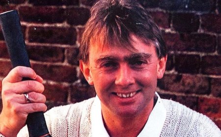 फर्स्ट क्लास क्रिकेट में डेब्यू पर हैट्रिक लेने वाले इस खिलाड़ी का निधन, क्रिकेट जगत में शोक की लहर