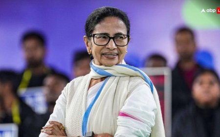 सुप्रीम कोर्ट में सबसे पीछे की कुर्सी पर बैठी हैं ममता बनर्जी, कर रहीं खुद SIR के खिलाफ मुकदमा लड़ने की मांग