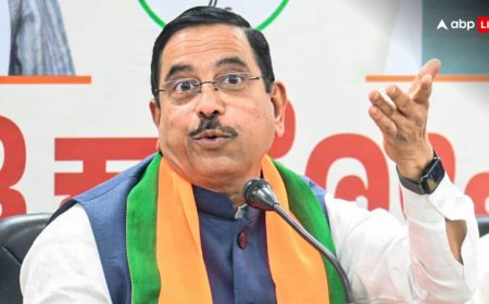 'तेलंगाना को बीते 12 साल में मिले 12 लाख करोड़, लेकिन...', हैदराबाद में बोले केंद्रीय मंत्री प्रह्लाद जोशी