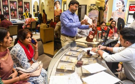 Gold Silver Price Today: सोने-चांदी की कीमतों में आई गिरावट; चांदी भरभरा कर गिरा, जानें आपके शहर में कितना सस्ता हुआ रेट