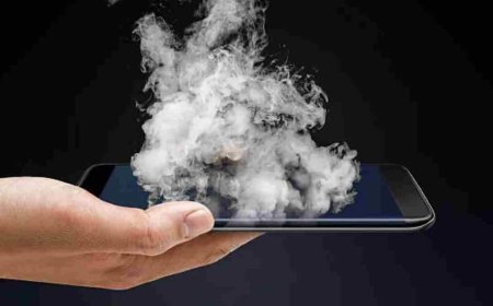 अरे बाप रे! आग की तरह तप रहा आपका फोन? ये 5 मिनट वाला सीक्रेट तरीका तुरंत करेगा ठंडा