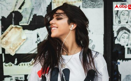 Earphone Side Effects: हेडफोन लगाते हैं तो हो जाइए सावधान, जरूरत से ज्यादा इस्तेमाल से हो सकती है ये बीमारी