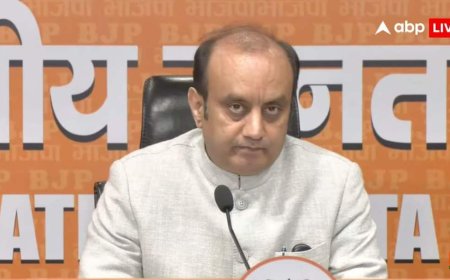 'खानदानी बीमारी का इलाज...', AI समिट में कांग्रेस के शर्टलैस प्रदर्शन पर भड़की BJP,  नेहरू का भी किया जिक्र