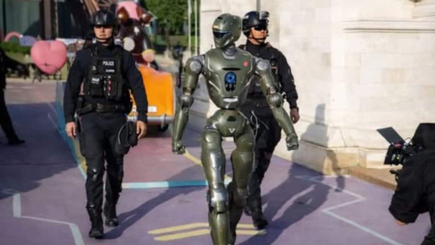 चीन ने कर दिया कमाल! गलियों में उतारे टर्मिनेटर जैसे रोबोट, ट्रैफिक भी संभाल रहे