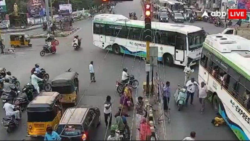 Telangana: बीच सड़क सफाई कर्मचारी पर चालक ने चढ़ा दी बस, घायल शख्स की अस्पताल में हुई मौत