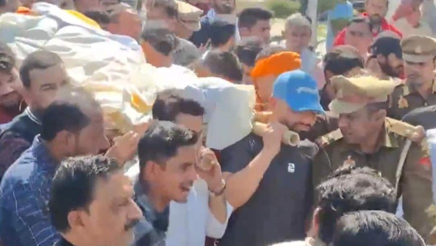 Rinku Singh Father Death: रिंकू सिंह ने पिता को दी अंतिम विदाई, अर्थी को कंधा देकर किया आखिरी नमन, बड़े भाई ने दी मुखाग्नि