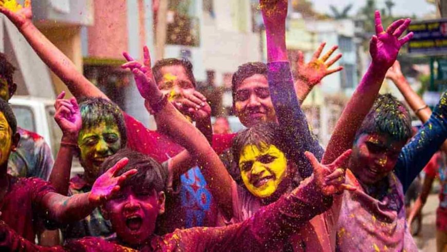 Holi 2026 पर WhatsApp स्टेटस से करें कमाल! ऐसे बनाएं अपने नाम वाले कस्टम स्टिकर और मिनटों में करें शेयर