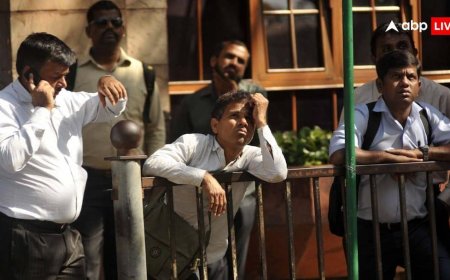 Share Market Down: जंग की आंच से लाल हुआ शेयर बाजार, 365 अंक लुढ़का सेंसेक्स, निफ्टी भी 109 अंक टूटा