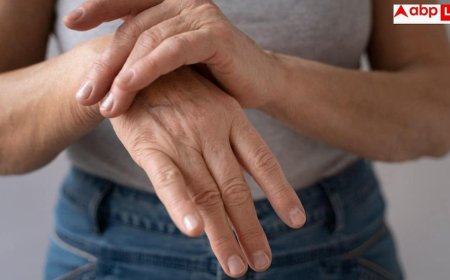 Why Hands Go Numb At Night: सोते वक्त हाथ सुन्न हो जाए तो इसे फटाफट कैसे करें ठीक? अधिकतर लोग करते हैं ये मिस्टेक्स