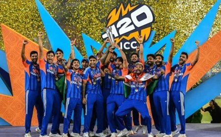 एक मंच पर भारत की 5 वर्ल्ड कप विजेता टीम, रोहित और सूर्यकुमार की टीम को भी मिला सम्मान