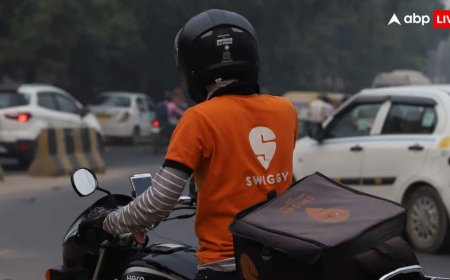 Swiggy Platform Fee Increase: ऑनलाइन खाना मंगवाने वालों को झटका, जोमैटो के बाद स्विगी ने भी बढ़ाई प्लेटफॉर्म फीस; जानें पूरी डिटेल