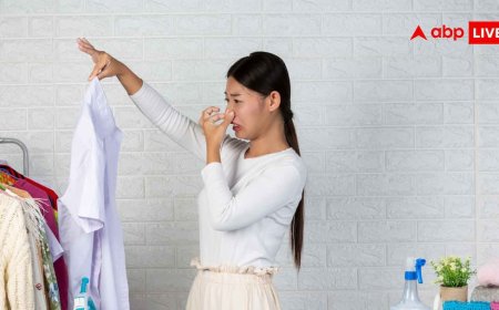 बार-बार धोने से भी कपड़ों से नहीं जा रही पसीने की बदबू, आजमाएं ये ट्रिक