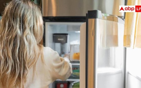 Home Tips: आपके घर के फ्रीजर में जम गई है बर्फ की मोटी परत, इस ट्रिक्स से तुरंत पिघल जाएगी