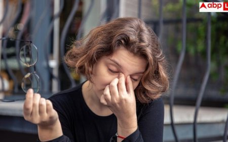 Floaters And Flashes In Eyes: क्या आपकी आंखों में भी नजर आते हैं धब्बे? तुरंत भागें डॉक्टर के पास, वरना...