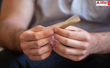 Causes Of Premature Ageing: 8 घंटे से ज्यादा बैठना स्मोकिंग जितना खतरनाक! जानें वे 8 आदतें, जो समय से पहले बना रहीं बूढ़ा