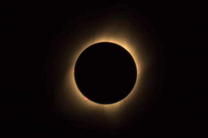 Lunar Eclipse And Pregnancy: चंद्र ग्रहण के दौरान किन बातों का ध्यान रखें गर्भवती महिलाएं, वरना बच्चे पर पड़ता है खराब असर?