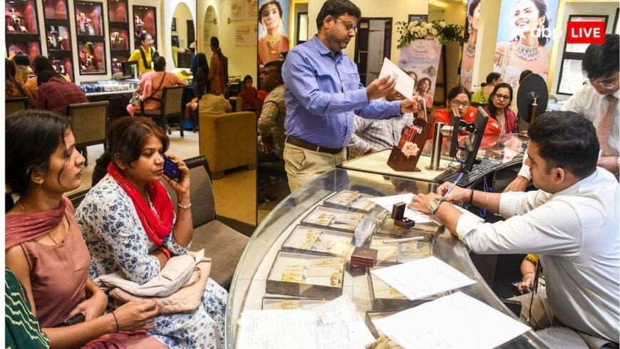 Gold Silver Prices: ईरान पर अमेरिका के अटैक के बीच सोना धड़ाम, चांदी में भी सुस्ती; जानें क्या है आज का ताजा भाव?