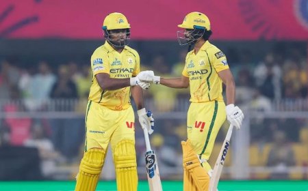 RCB को पछाड़ चेन्नई सुपर किंग्स ने रचा इतिहास, IPL का 'महारिकॉर्ड' CSK के नाम