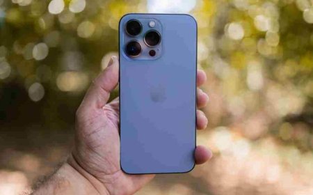 iPhone के कैमरे के पास ये छोटा सा छेद क्यों होता है? 90% लोग आज तक नहीं जानते इसका असली काम