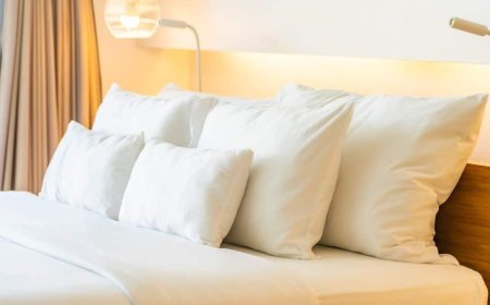 Pillow Hygiene Tips: आपको कितनी बार धोना चाहिए अपना तकिया, कहीं आप भी तो बार-बार नहीं करतीं ये गलतियां?