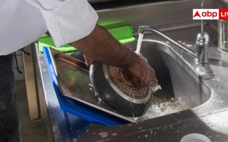 Home Tips: रोटी बनाते-बनाते काला हो गया है तवा, बिना मेहनत झटपट ऐसे चमकाएं