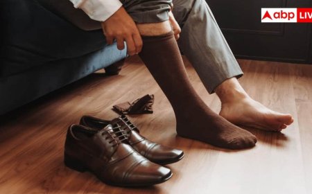 Sock Odor Removal: मोजे की बदबू से होना पड़ता है शर्मिंदा? इस आसान ट्रिक से पूरी तरह मिल जाएगी निजात
