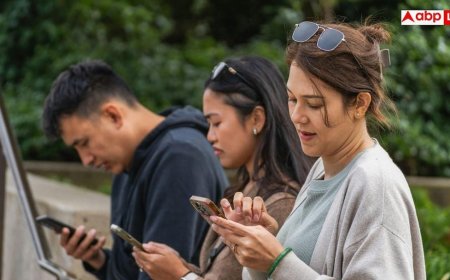 Screen Time Effects: क्या फोन दूर होते ही हो जाते हैं बेचैन, जानें स्क्रीन कैसे बना रही समय से पहले बूढ़ा?