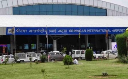 श्रीनगर एयरपोर्ट से सुरक्षाकर्मियों ने दो अमेरिकी नागरिकों को हिरासत में लिया, बैग से मिला सैटेलाइट फोन