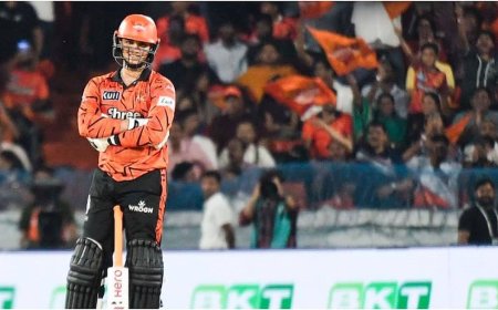 10 छक्के और 10 चौके, बाउंड्री से ही 'शतक' पूरा; दिल्ली के खिलाफ अभिषेक शर्मा ने तोड़े 5 बड़े रिकॉर्ड