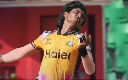 IPL में ही बिजी रह गए आप, PSL में 18 साल के गेंदबाज ने हैट्रिक लेकर काटा बवाल; बन गया महारिकॉर्ड