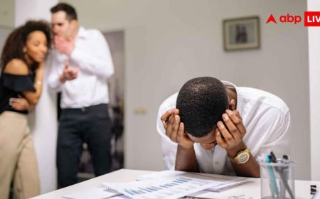 ये 7 चीजें बार-बार दिखें तो समझ जाएं आपका वर्क प्लेस भी है टॉक्सिक, तुरंत बदल लें नौकरी