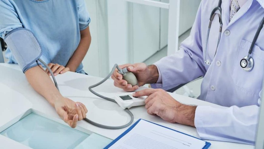 Health Tests In 30s: 30 की उम्र पार करते ही शरीर में पनप सकती हैं ये बीमारियां, भूलकर भी न टालें ये टेस्ट