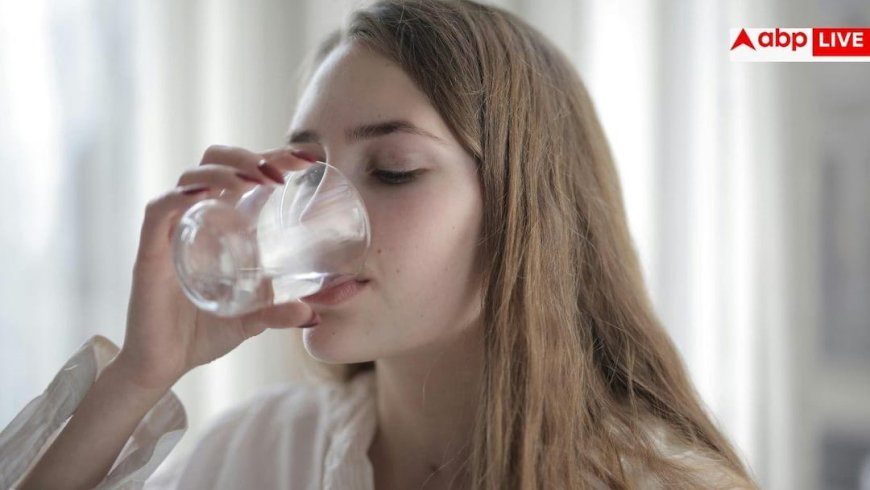 Dehydration Risks: प्यास लगने पर ही पीते हैं पानी? यह आदत आपकी किडनी को कर रही बीमार, जानें यूरोलॉजिस्ट की राय