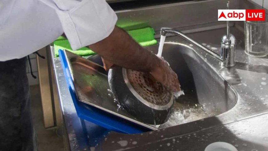 Home Tips: रोटी बनाते-बनाते काला हो गया है तवा, बिना मेहनत झटपट ऐसे चमकाएं