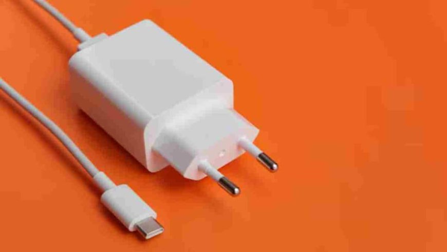 Tech Tips: फोन चार्जर पर लिखा R कोड क्या बताता है? 99% लोग करते हैं नजरअंदाज, सच जानकर रह जाएंगे हैरान