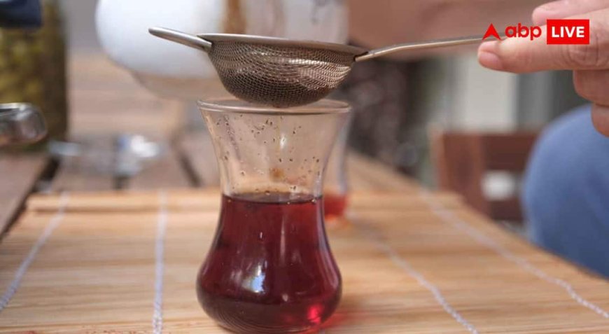 Kitchen Cleaning Tips: चाय छानते छानते 'चाय की छन्नी' के बंद हो गए हैं छेद, इस ट्रिक से तुरंत हो जाएगी साफ
