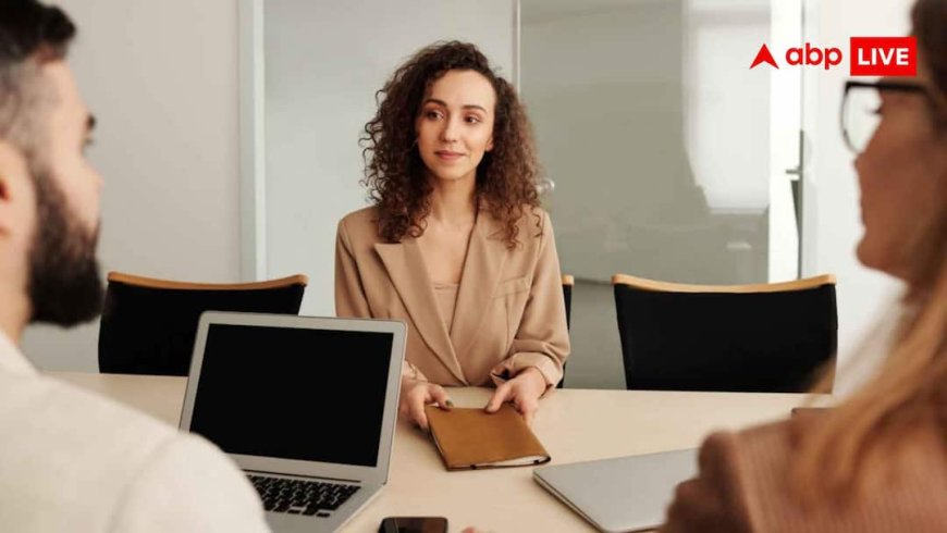 Weekly Salary : इस देश में महीने से नहीं हफ्ते के हिसाब से मिलती है सैलरी, यहां की नौकरी कर देगी मालामाल