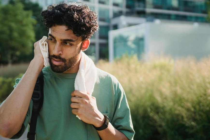 Summer Fatigue: गर्मी में बिना काम किए भी क्यों लगती है थकान? डॉक्टर ने बताया असली कारण